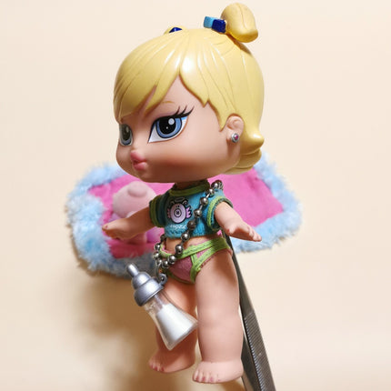 Bratz Baby Cloe & Pet Pig Angel – 2004 Fashion Doll (Pre-Owned)