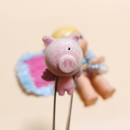 Bratz Baby Cloe & Pet Pig Angel – 2004 Fashion Doll (Pre-Owned)