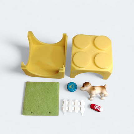 Yellow Cube with Puppy on Lawn 2" Mini Figure – Dollhouse Dog (Pre-Owned)