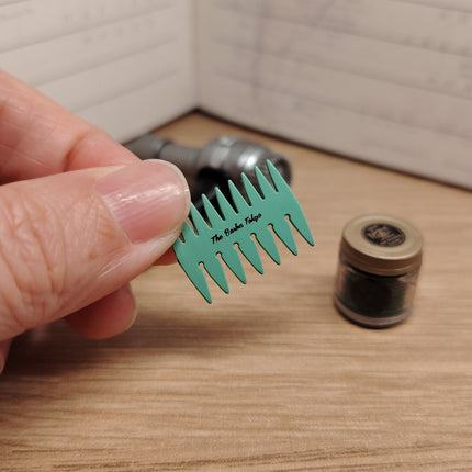 Barber Shop Hair Dryer, Comb & Pomade Miniatures – Dollhouse (Pre-Owned)