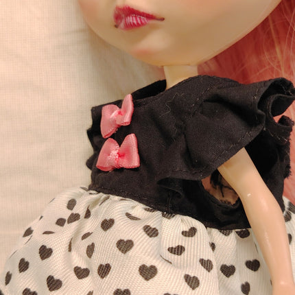 Hasbro Blythe Cherie Babette Black Heart Dress – Paris Outfit (Rare, Pre-Owned)
