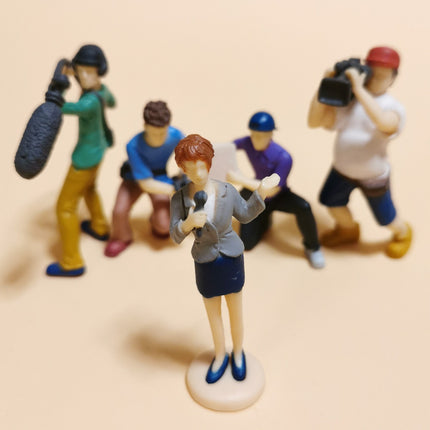 Toy Miniature Lot of 5 Reporter & Filming Crew – 2" Diorama Model (Rare, Pre-Owned)