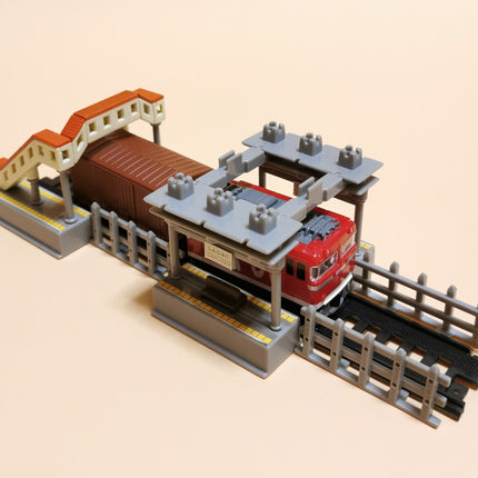 Miniature Painted Train Station Platform – N Scale Epoch (2006, Pre-Owned)