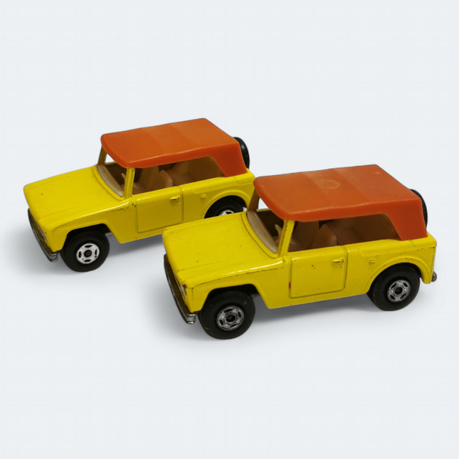 Matchbox Superfast Lesney #18 Field Car Yellow – Diecast Car Lot of 2 (Pre-Owned)