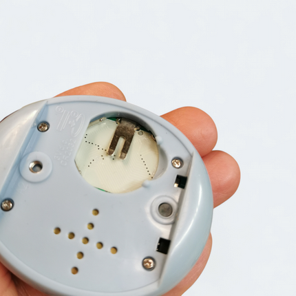 Tamagotchi Connection V1 Light Blue – Tested Working (Bandai, Pre-Owned)