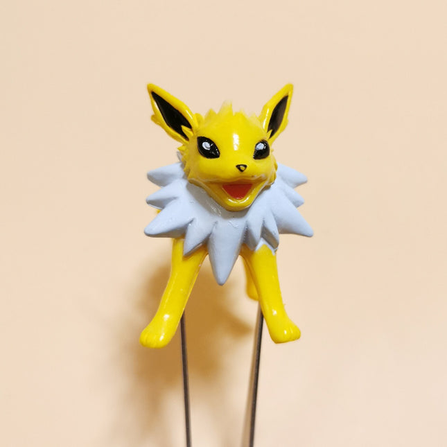 Vintage TOMY Pokemon Jolteon CGTSJ Pocket Monster 1.5" PVC Figure (Pre-Owned)