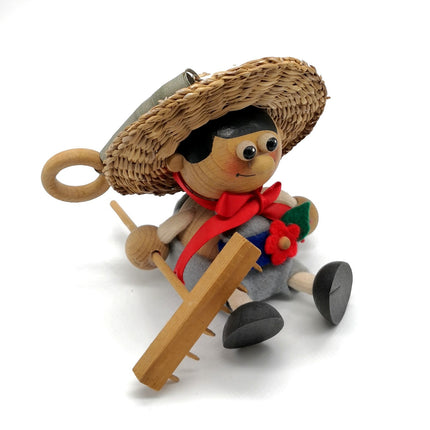 Wooden Springy Pipiter Doll – 5" Hanging Decor (Rare, Pre-Owned)