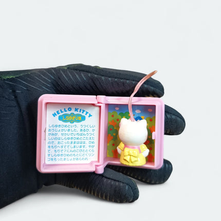 Sanrio Hello Kitty as Snow White – 1" Fairytale Keychain (2006) (Pre-Owned)