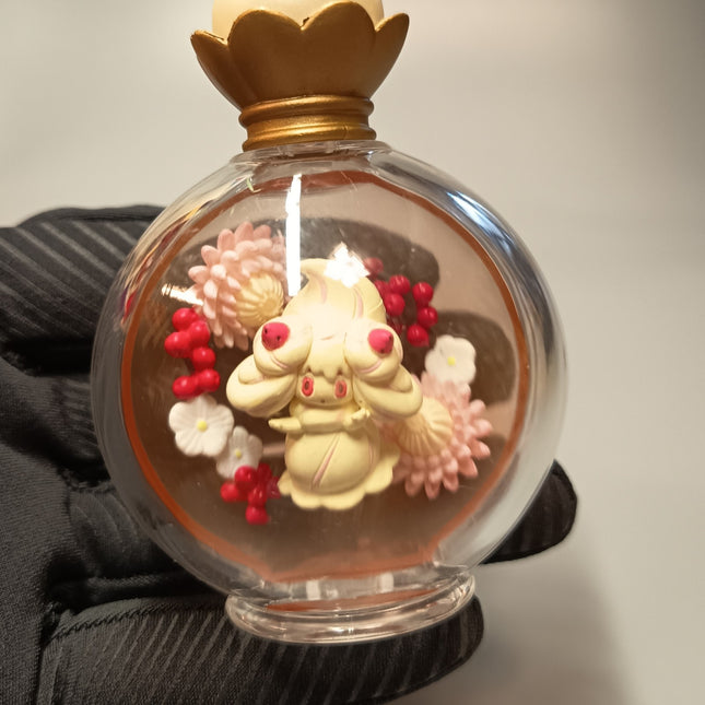 Pokemon Petite Fleur EX Gala Alcremie 3.5" Mini Figure – Perfume Bottle (Re-ment, Pre-Owned)