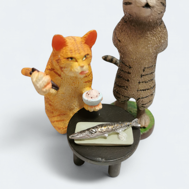 Cat's Life Kitty Eating Meal 2" Miniature Figure – Dollhouse Toy Japan (Pre-Owned)
