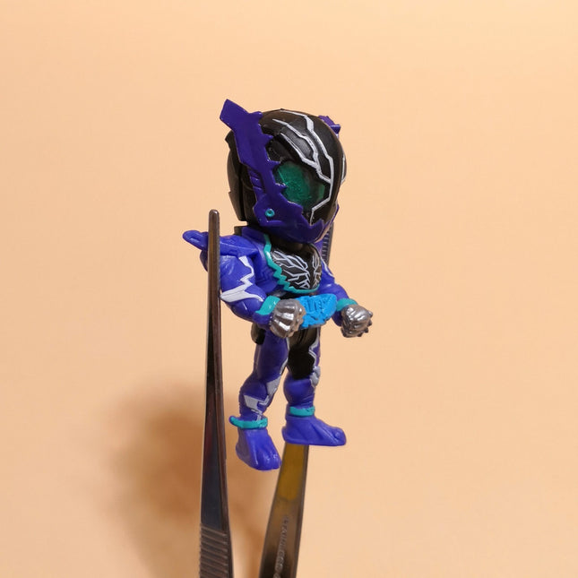 Kamen Rider Masked Rider Remix 04 Build Rouge 2" Mini Figure – Gashapon (Pre-Owned)