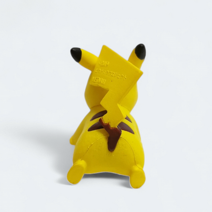 TOMY Pokemon Battle Pose Pikachu 1.5" Mini Figure – 2019 Japan (Pre-Owned)
