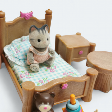 Dollhouse Baby Toddler Bedroom Nursery Set – Lil’ Woodzeez (Pre-Owned)