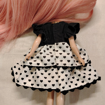 Hasbro Blythe Cherie Babette Black Heart Dress – Paris Outfit (Rare, Pre-Owned)